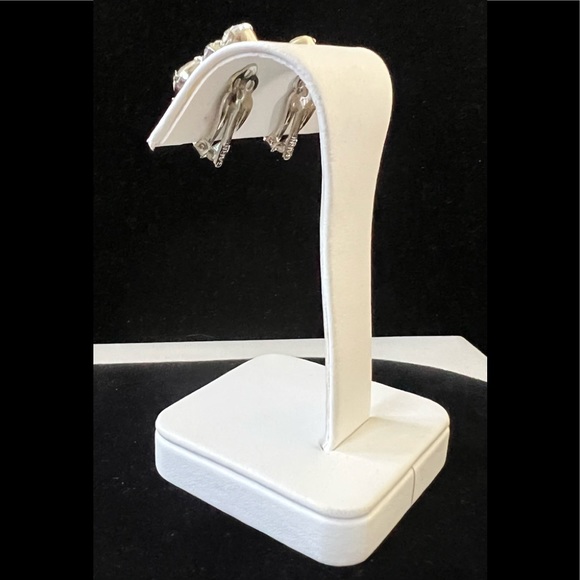 Statement Signed Elegant Crystal Clip On Earrings - Picture 8 of 9